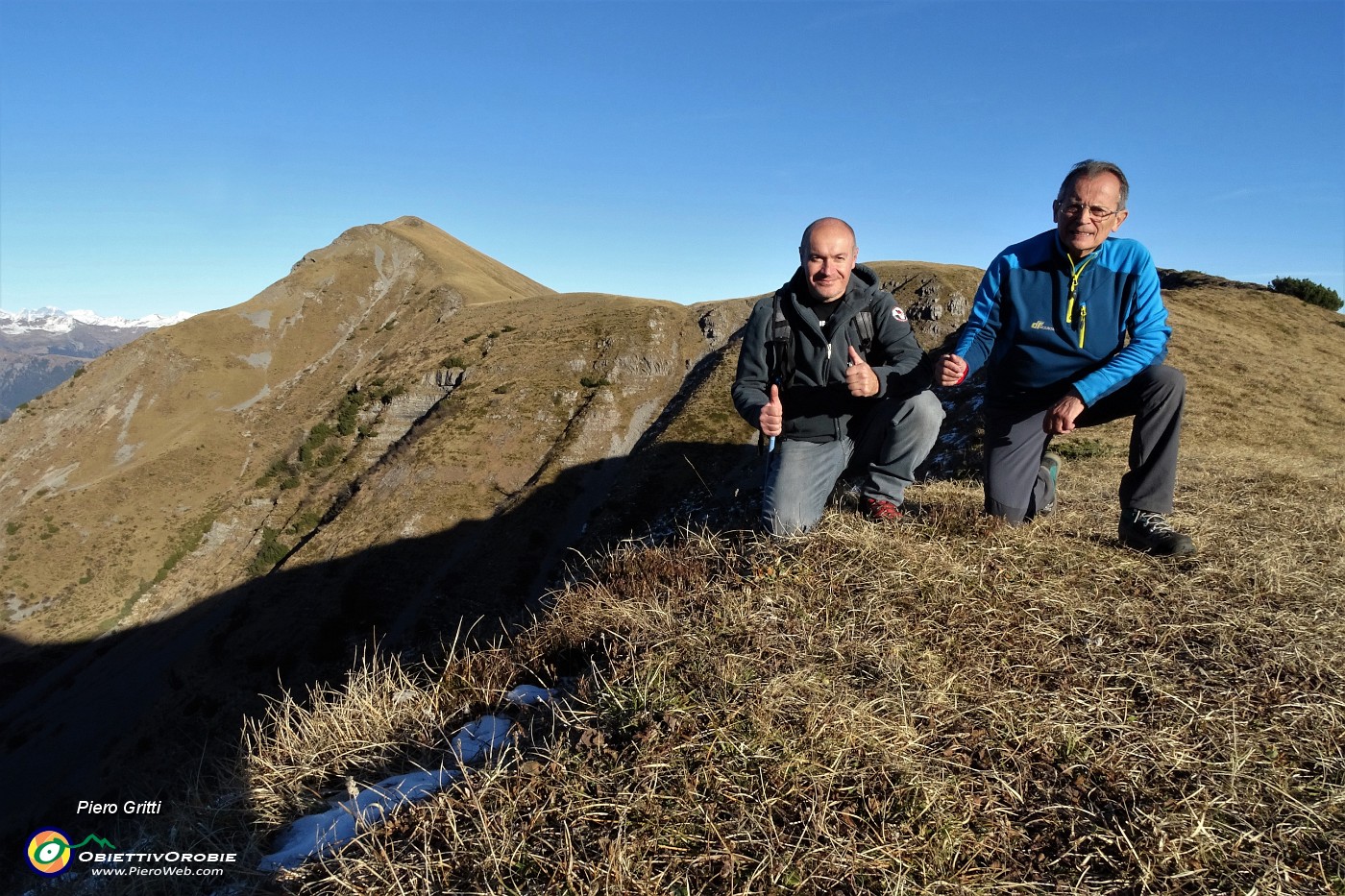 68 Alla Bocchetta di Regadur (1853 m) con vista in Aralalta-Baciamorti.JPG -                                